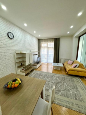 One bedroom apartment-White city